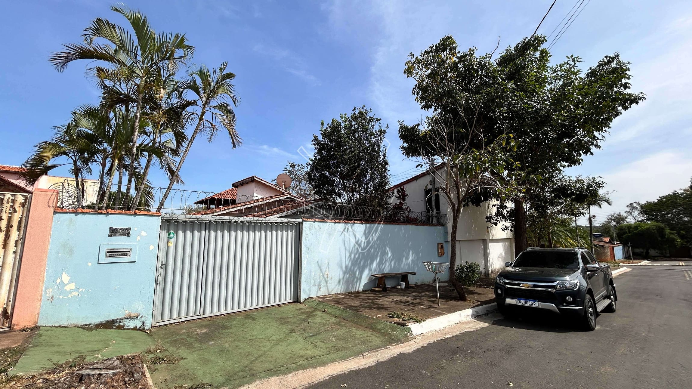 Casa à venda com 2 quartos, 80m² - Foto 1