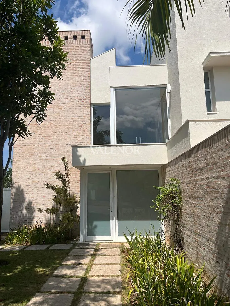 Casa, 4 quartos, 270 m² - Foto 1
