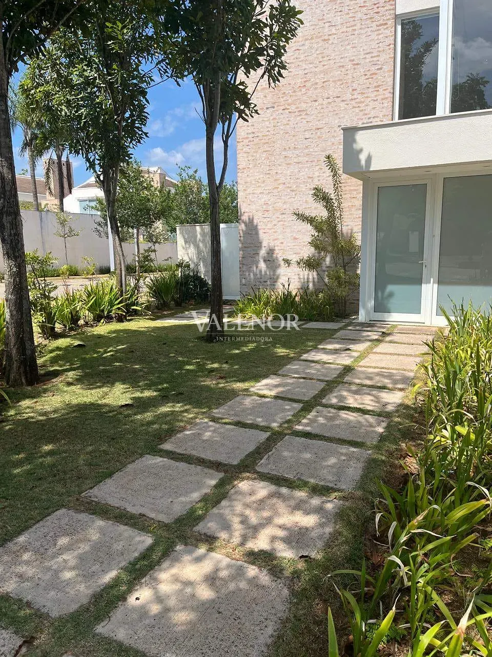 Casa, 4 quartos, 270 m² - Foto 2