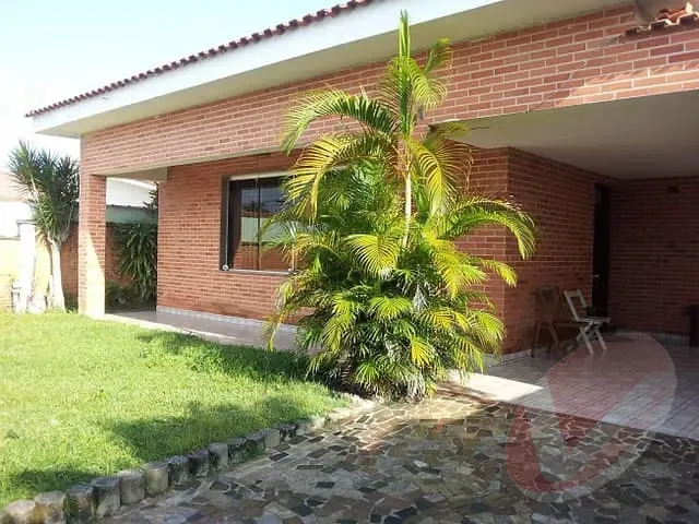 Casa com 364m² 3 quartos e 3 banheiros, à venda, no bairro Flórida em Praia Grande