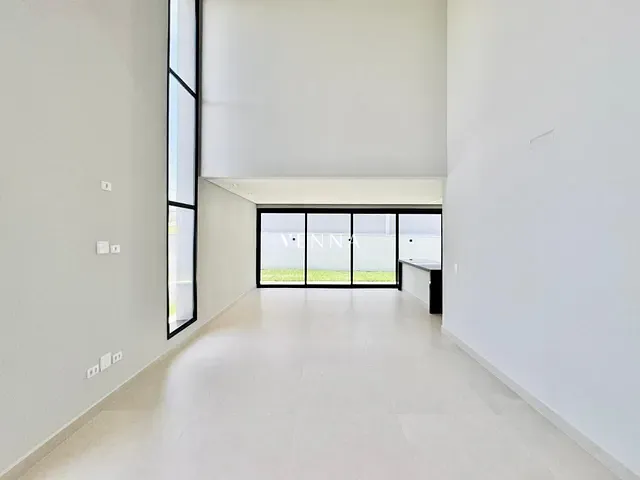 Casa com 255m² 3 quartos e 4 banheiros, à venda, no bairro Gleba Simon Frazer em Londrina