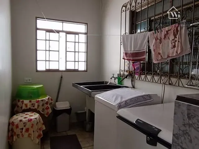 Casa com 505m² 3 quartos e 1 banheiro, à venda, no bairro Jardim Alvorada em Maringá