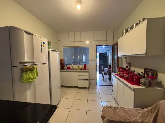 Casa 2 quartos e 1 banheiro, à venda, no bairro Jardim Catuaí III em Apucarana