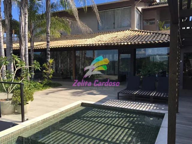 Casa com 2000m² 5 quartos e 7 banheiros, à venda, no bairro Condomínio Vale do Ouro em Ribeirão das Neves