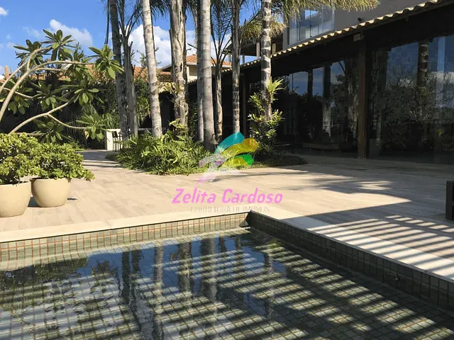 Casa com 2000m² 5 quartos e 7 banheiros, à venda, no bairro Condomínio Vale do Ouro em Ribeirão das Neves