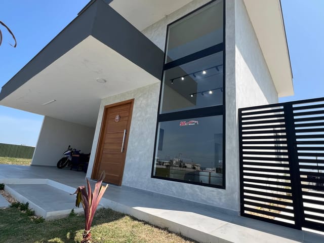Casa 3 quartos e 3 banheiros, à venda, no bairro Peró em Cabo Frio