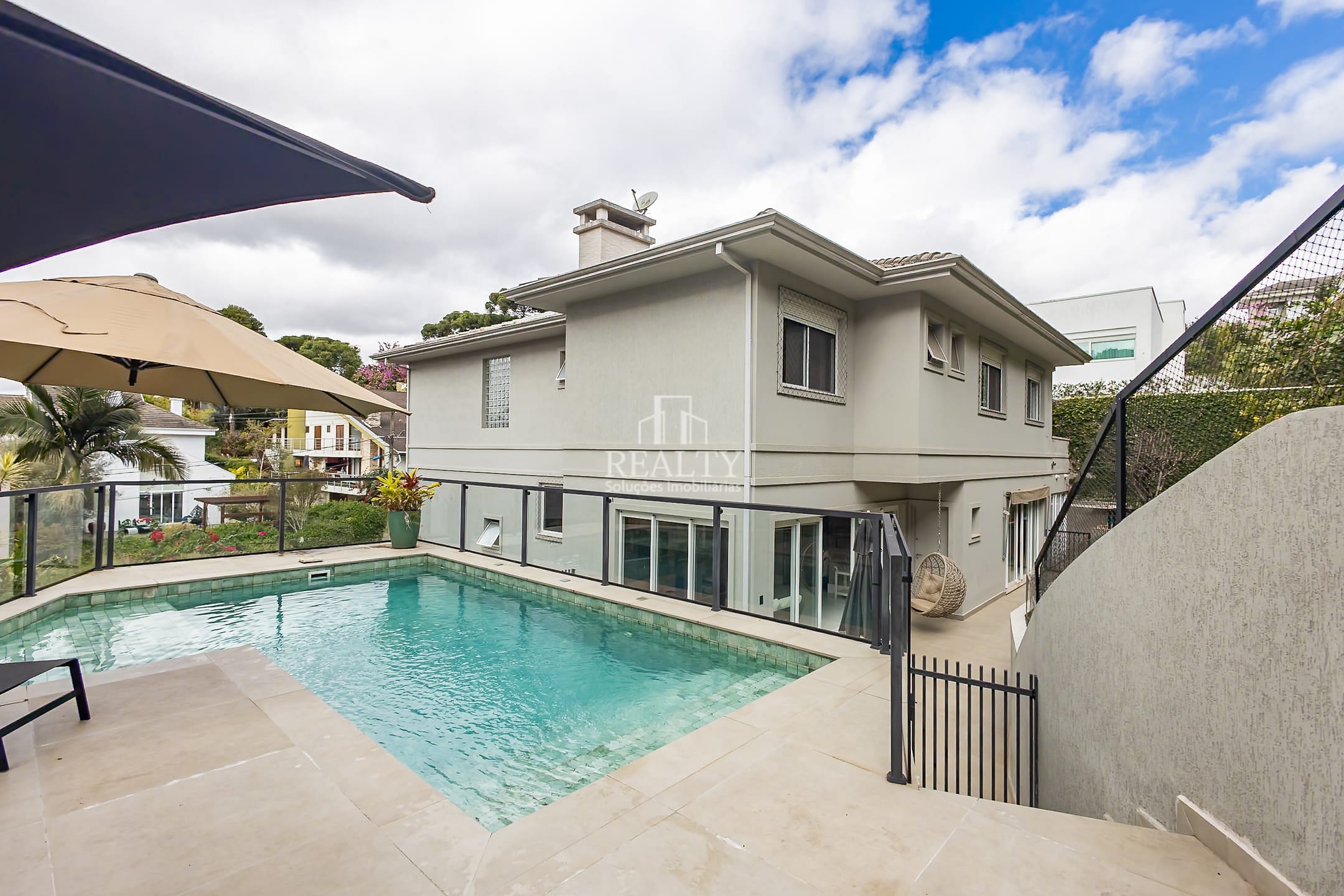 Casa à venda com 5 quartos, 500m² - Foto 1