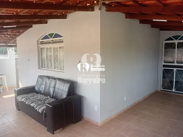 Casa 4 quartos e 2 banheiros, à venda, no bairro Lindéia (Barreiro) em Belo Horizonte