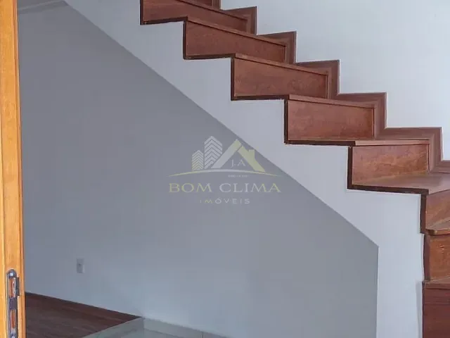 Casa 2 quartos e 1 banheiro, à venda, no bairro Vivendas da Serra em Juiz de Fora