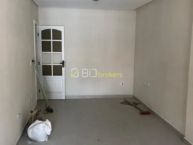 Casa com 195m², para alugar, no bairro Parque Continental em São Paulo