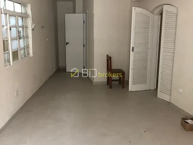 Casa com 195m², para alugar, no bairro Parque Continental em São Paulo