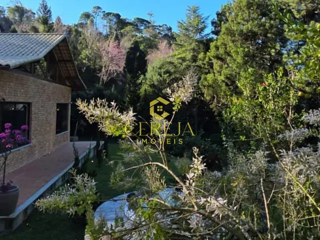 Casa 3 quartos e 4 banheiros, à venda, no bairro Mury em Nova Friburgo