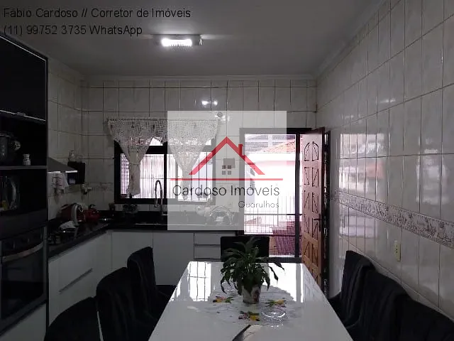 Casa com 200m² 2 quartos e 2 banheiros, à venda, no bairro Jardim Madeirense em Guarulhos