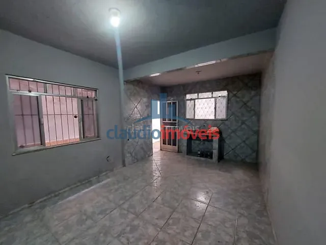 Casa 2 quartos e 2 banheiros, à venda, no bairro Retiro em Volta Redonda