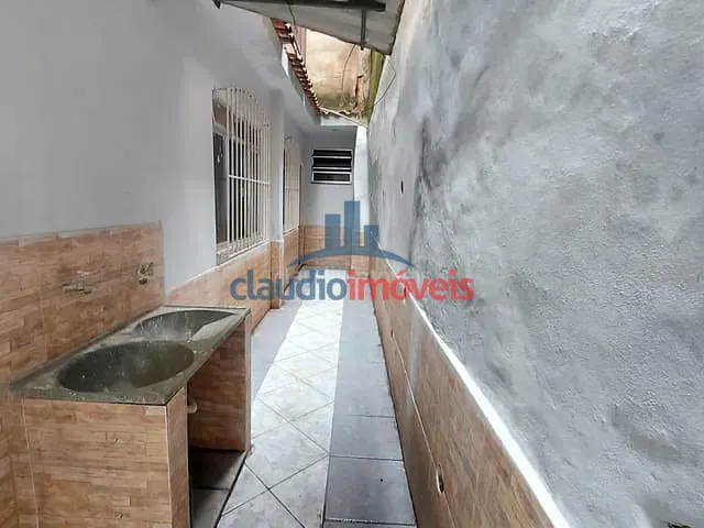Casa 2 quartos e 2 banheiros, à venda, no bairro Retiro em Volta Redonda