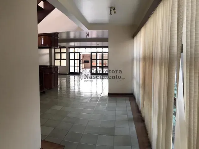 Casa com 600m² 6 quartos e 7 banheiros, à venda ou para alugar, no bairro Centro em Jacareí