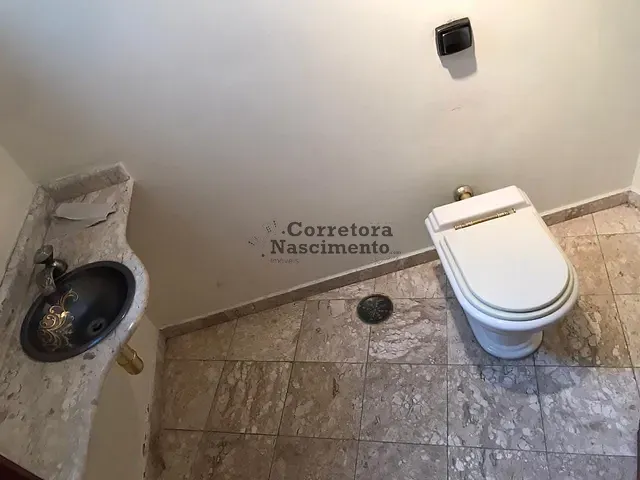 Casa com 600m² 6 quartos e 7 banheiros, à venda ou para alugar, no bairro Centro em Jacareí