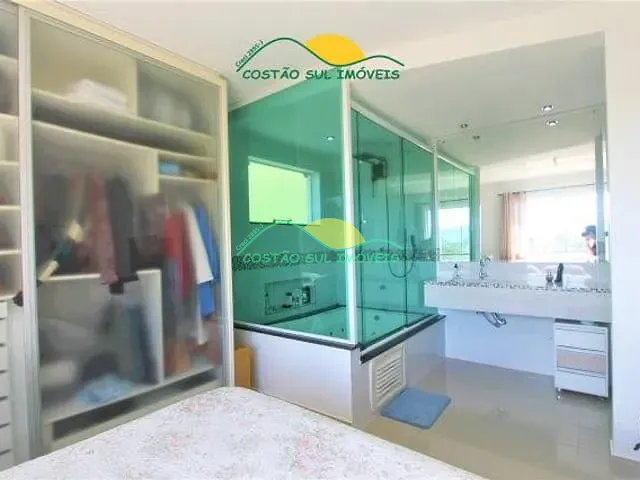 Casa com 500m² 10 quartos e 4 banheiros, à venda, no bairro Córrego Grande em Florianópolis