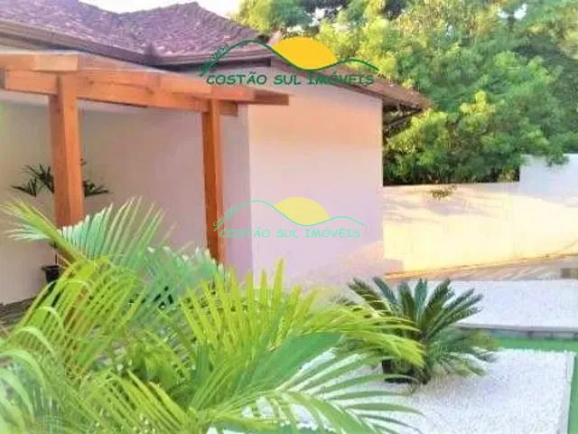 Casa com 500m² 10 quartos e 4 banheiros, à venda, no bairro Córrego Grande em Florianópolis