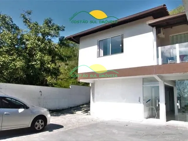 Casa com 500m² 10 quartos e 4 banheiros, à venda, no bairro Córrego Grande em Florianópolis
