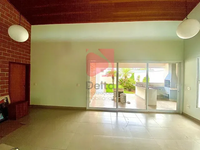 Casa 3 quartos e 6 banheiros, para alugar, no bairro Rosário em Pirassununga
