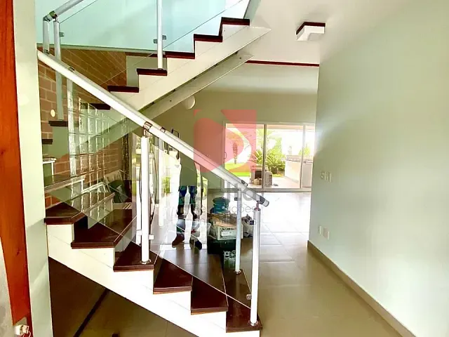 Casa 3 quartos e 6 banheiros, para alugar, no bairro Rosário em Pirassununga