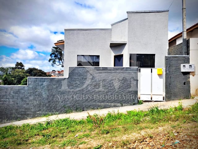 Casa 2 quartos e 1 banheiro, à venda, no bairro Remonta em Jaguariaíva