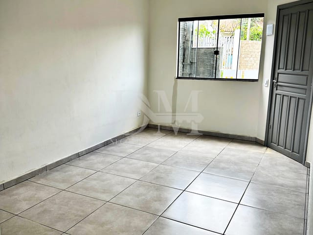 Casa 2 quartos e 1 banheiro, à venda, no bairro Remonta em Jaguariaíva