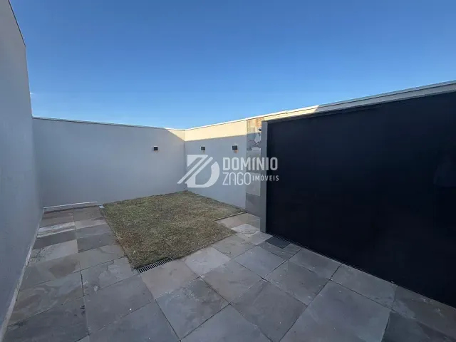 Casa com 200m² 3 quartos e 2 banheiros, à venda ou para alugar, no bairro Parque dos Buritis II em Uberaba