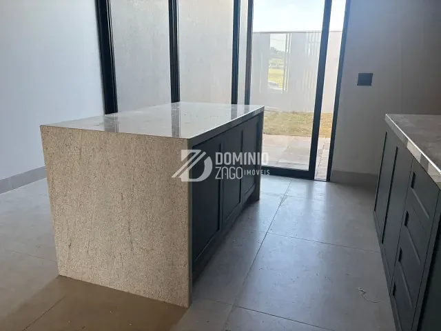 Casa com 200m² 3 quartos e 2 banheiros, à venda ou para alugar, no bairro Parque dos Buritis II em Uberaba