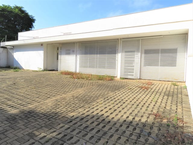 Casa com 620m² 13 quartos e 7 banheiros, à venda, no bairro Canadá em Londrina