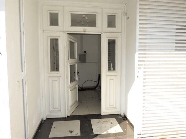 Casa com 620m² 13 quartos e 7 banheiros, à venda, no bairro Canadá em Londrina