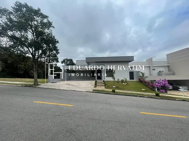 Casa 4 quartos e 7 banheiros, à venda ou para alugar, no bairro Vila Hortolândia em Jundiaí