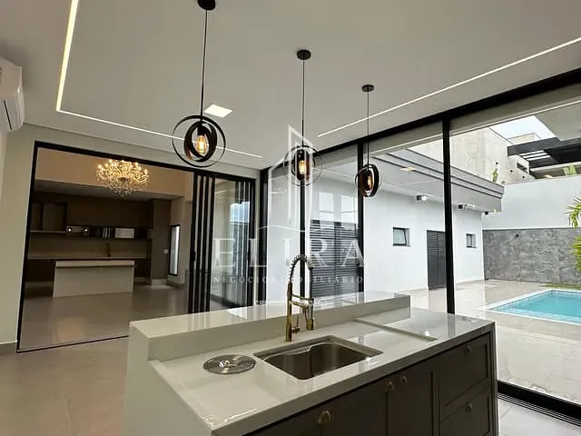 Casa com 450m² 3 quartos e 5 banheiros, à venda, no bairro Chácara Letônia em Americana