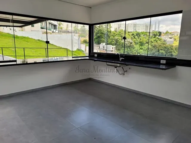 Casa com 522m² 3 quartos e 5 banheiros, à venda, no bairro Jardim Caiapiá em Cotia