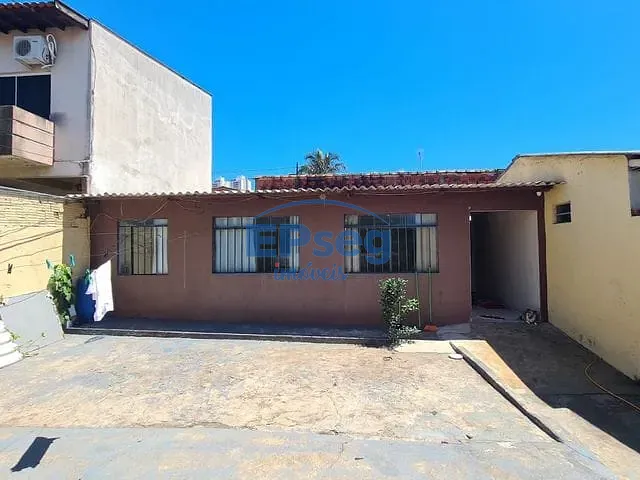 Casa com 280m² 3 quartos e 1 banheiro, à venda, no bairro Cláudia em Londrina