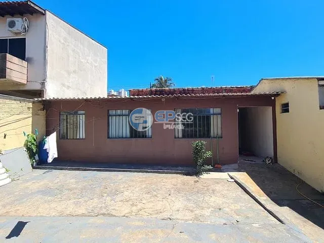 Casa com 280m² 3 quartos e 1 banheiro, à venda, no bairro Cláudia em Londrina