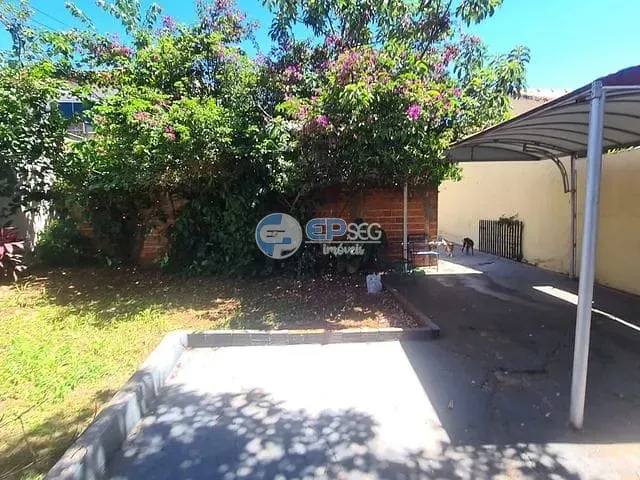 Casa com 280m² 3 quartos e 1 banheiro, à venda, no bairro Cláudia em Londrina