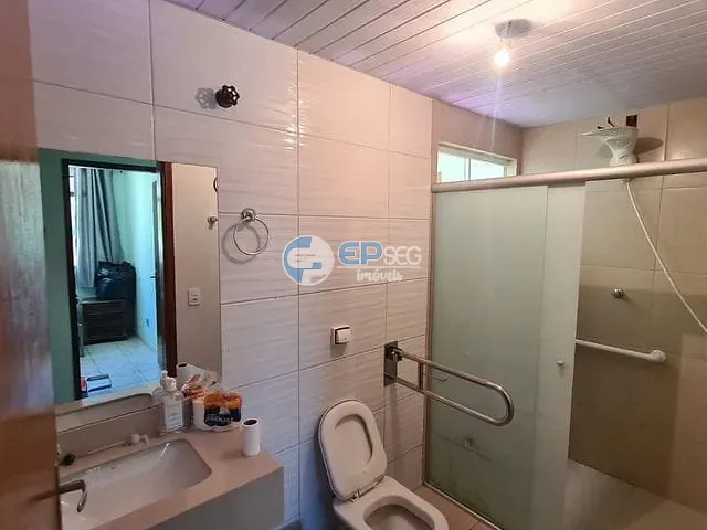 Casa com 280m² 3 quartos e 1 banheiro, à venda, no bairro Cláudia em Londrina