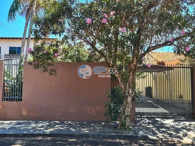 Casa com 280m² 3 quartos e 1 banheiro, à venda, no bairro Cláudia em Londrina