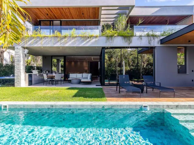 JURERÊ INTERNACIONAL – SOFISTICAÇÃO PARA VIVER BEM