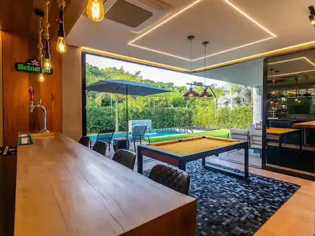 Casa 4 quartos e 5 banheiros, à venda, no bairro Jurerê Internacional em Florianópolis