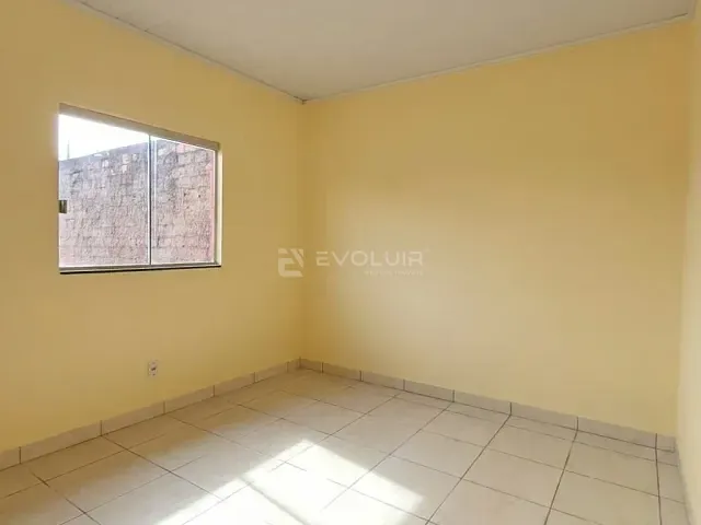 Casa com 90m² 2 quartos e 1 banheiro, para alugar, no bairro Goiânia Sul em Abadia de Goiás