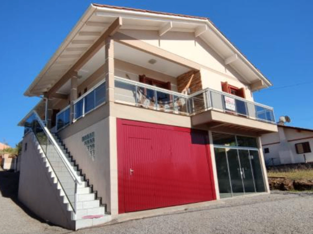 Casa com 200m² 3 quartos e 2 banheiros, à venda, no bairro Caravágio em Nova Prata