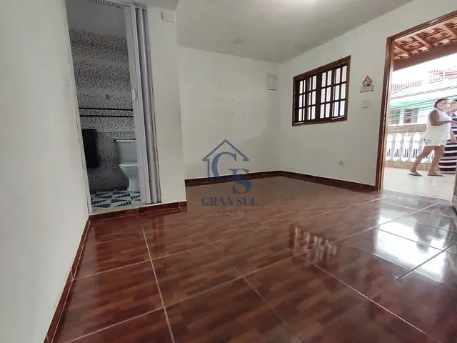 Casa com 1250m² 4 quartos e 3 banheiros, à venda, no bairro Balneário São José em São Paulo