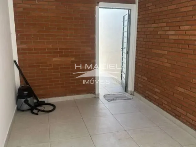 Casa com 250m² 3 quartos e 2 banheiros, para alugar, no bairro Jardim Miranda em Campinas