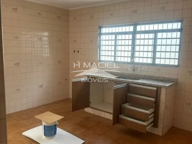Casa com 250m² 3 quartos e 2 banheiros, para alugar, no bairro Jardim Miranda em Campinas