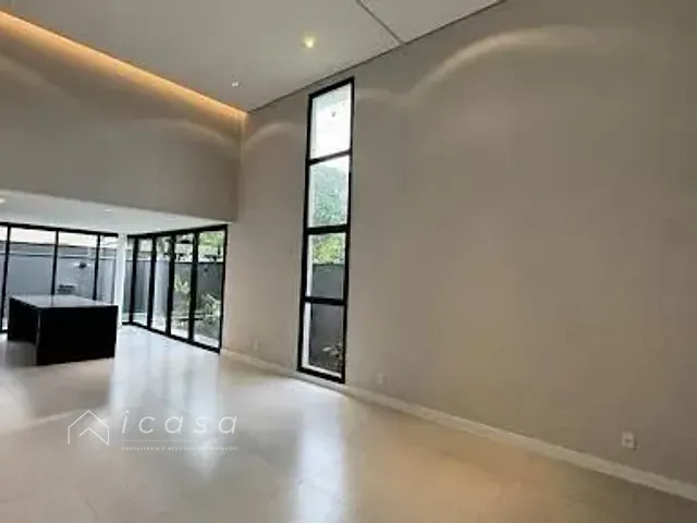 Casa com 300m² 3 quartos e 4 banheiros, à venda, no bairro Cecap em Taubaté
