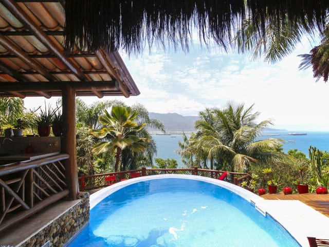 Casa 5 quartos e 6 banheiros, à venda, no bairro Piuva em Ilhabela