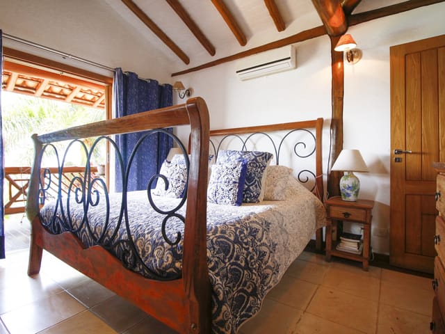 Casa 5 quartos e 6 banheiros, à venda, no bairro Piuva em Ilhabela